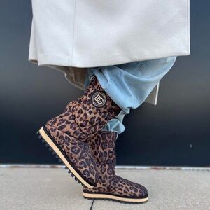 Dolce & Gabbana Leopard Print Quilted Boots
